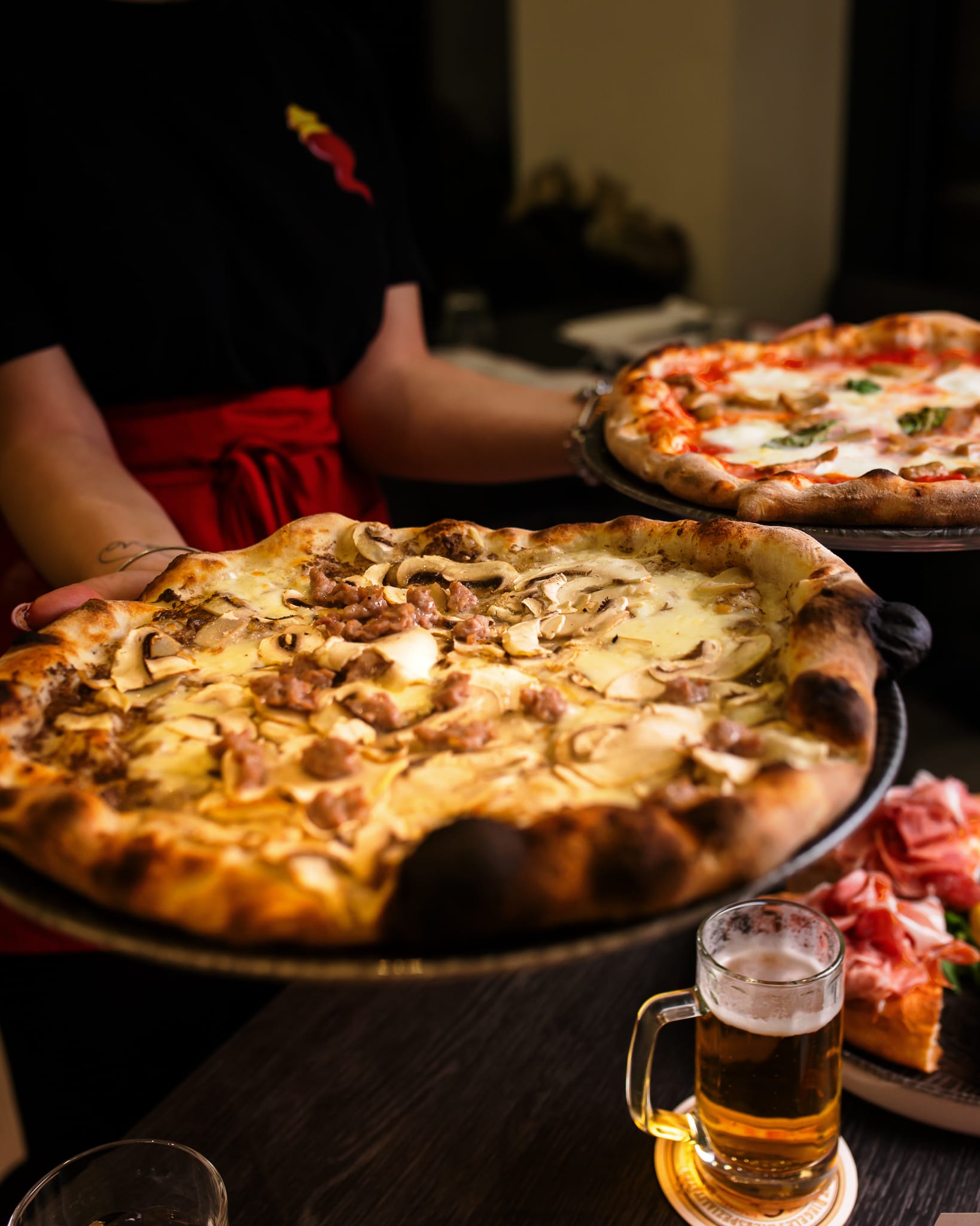 Pizza e prodotti de Il Cornicello pronti al tavolo