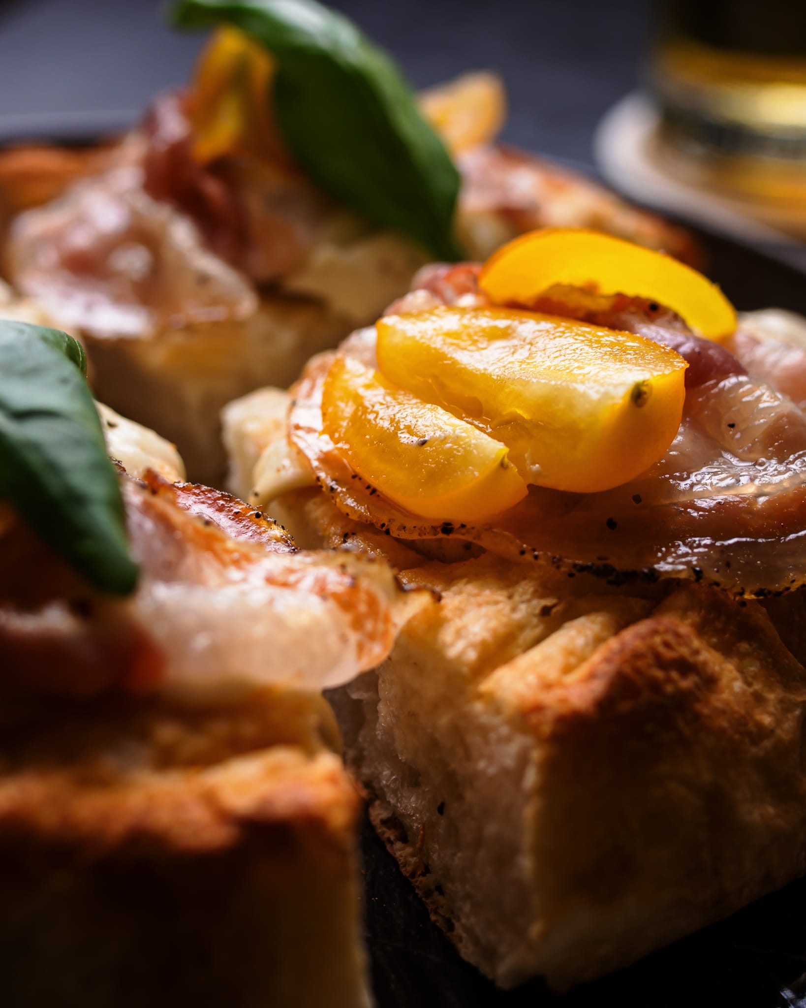 Pizza de Il Cornicello servita con birra